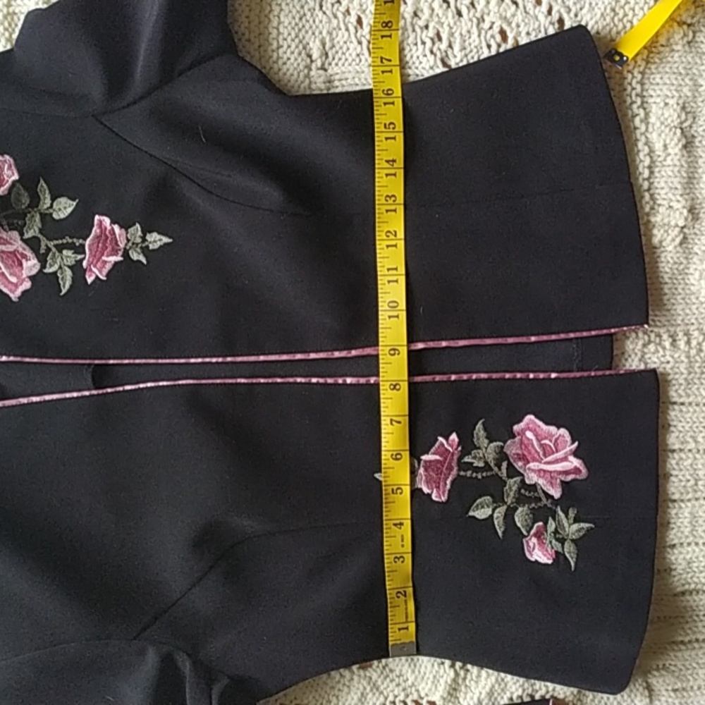 Unique Embroidered Rose Blazer - Picture 15 of 16